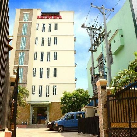 Real Link Hotel Yangon Exterior photo