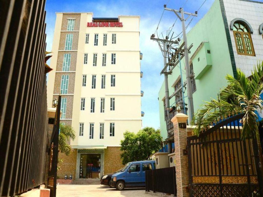 Real Link Hotel Yangon Exterior photo