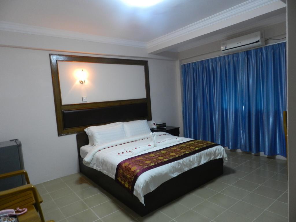 Real Link Hotel Yangon Exterior photo